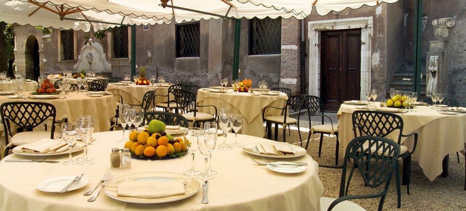 The Church Village 3* Rom