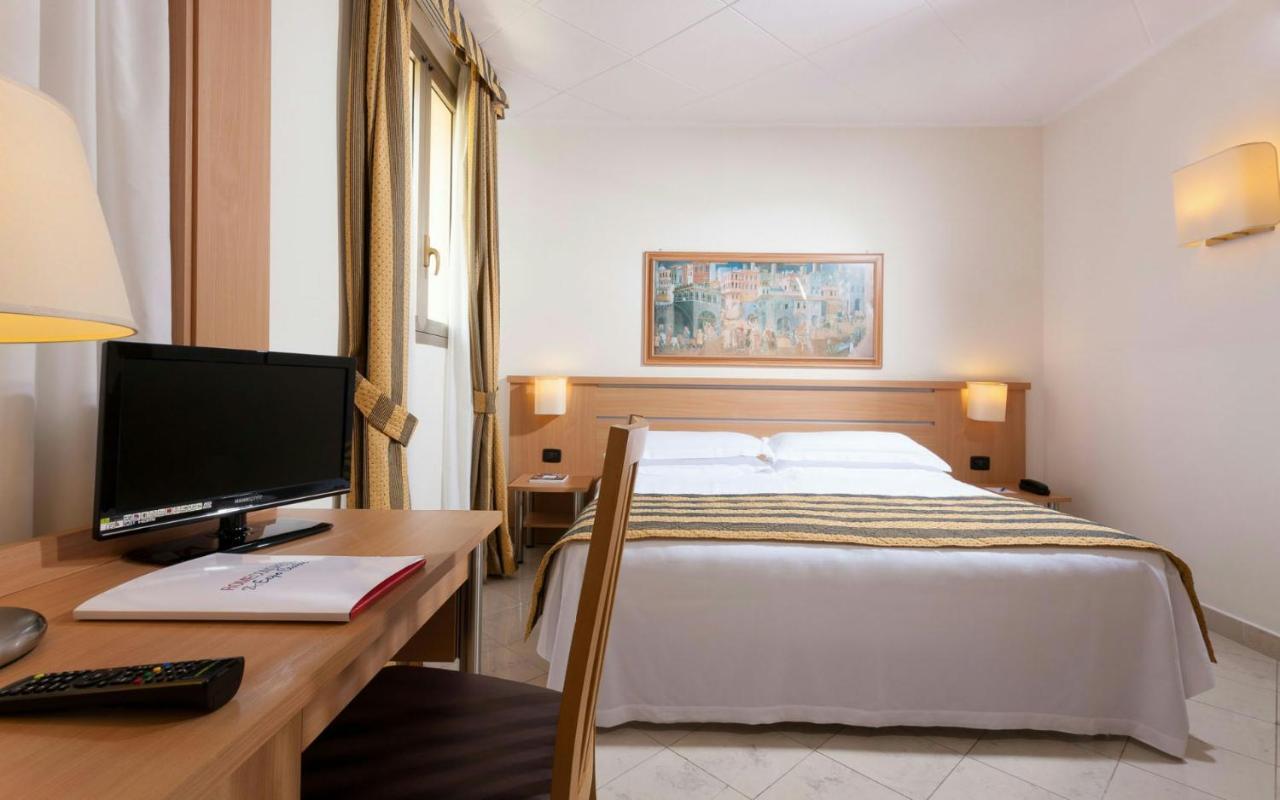 Hotell The Church Village 3*