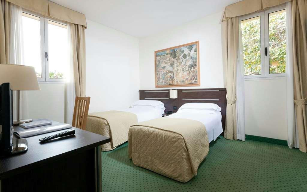 The Church Village 3* Rom
