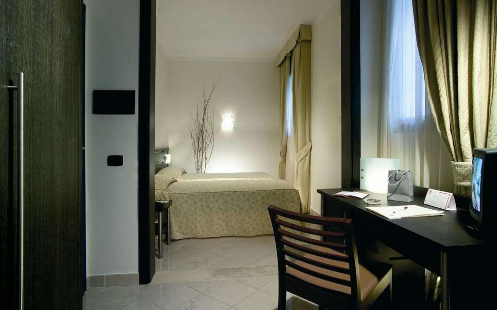 Hotel The Church Village Rom
