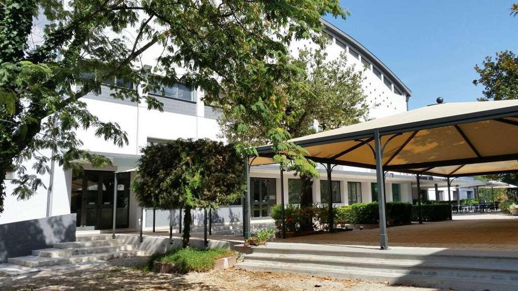 The Church Village 3* Rom